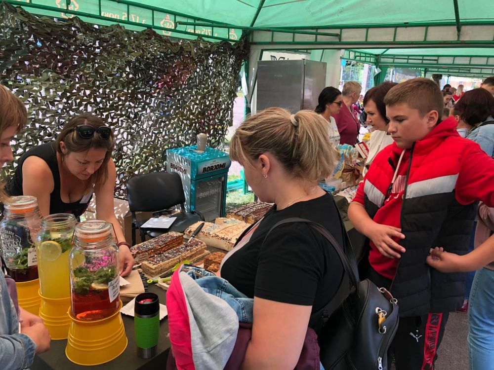 Фото 1: На благодійному фестивалі у Львові зібрали 106 тисяч гривень