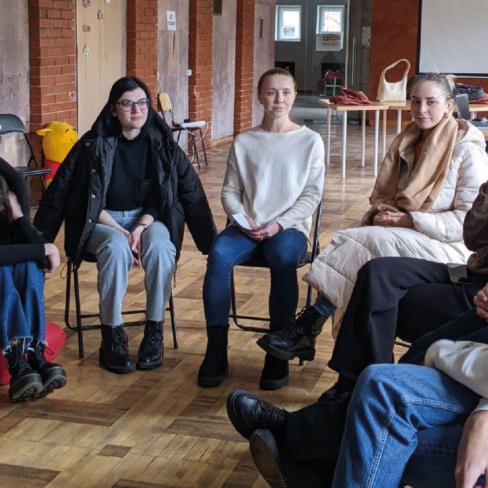 Фото 3: У Пункті Незламності діє група психологічної підтримки: охочих запрошують долучатися
