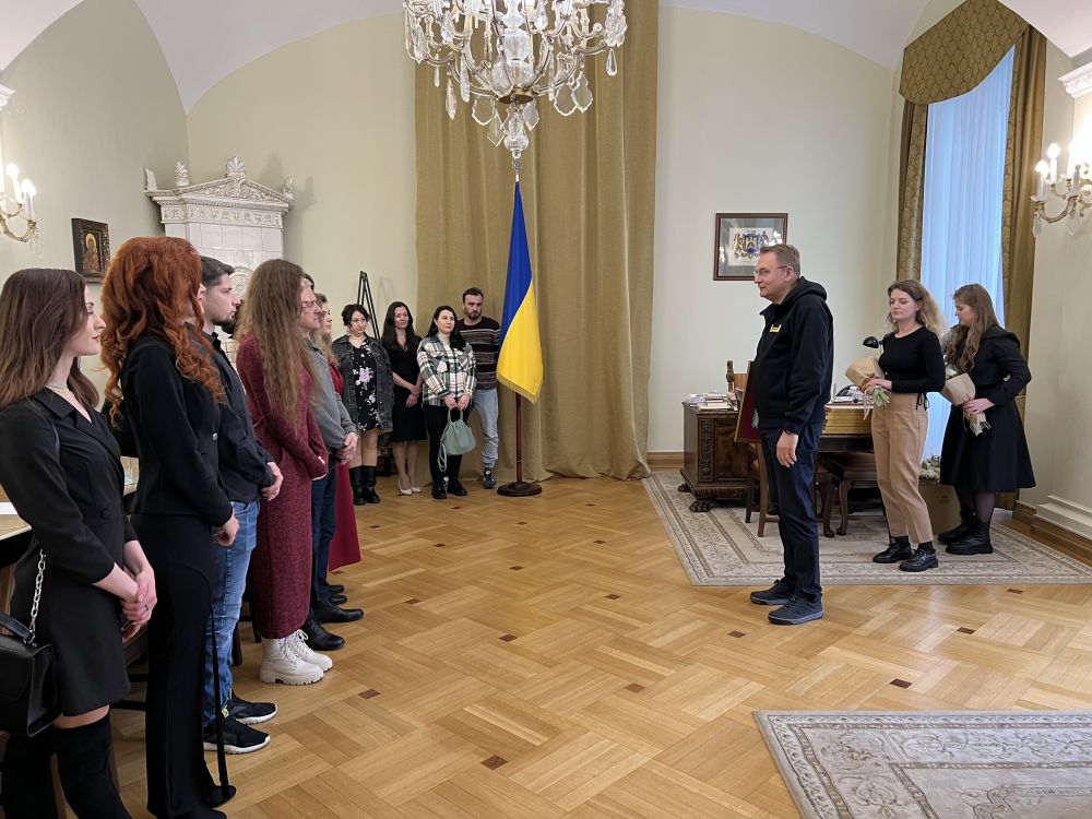 Фото 1: У Львові нагородили працівників театрів