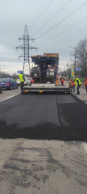 Фото 1: Із початку року у Львові проведено ремонт майже 30 тис. кв.м доріг та тротуарів