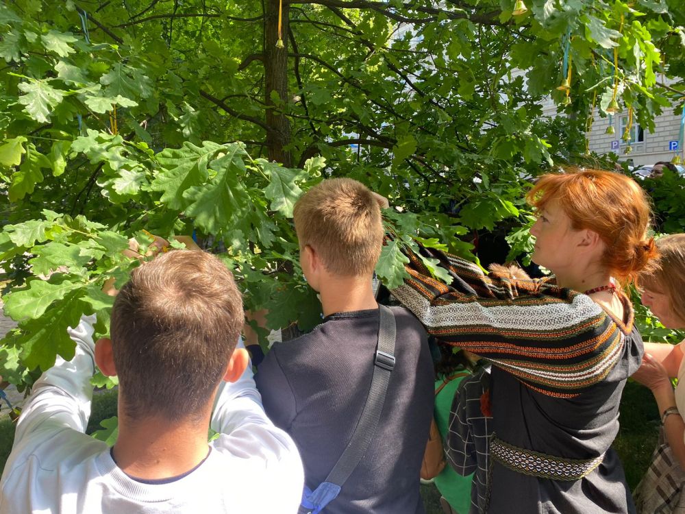 Фото 4: &laquo;Голоси дітей&raquo;: у сквері &laquo;На Валах&raquo; вшанували дітей, які загинули внаслідок збройного нападу росії на Україну