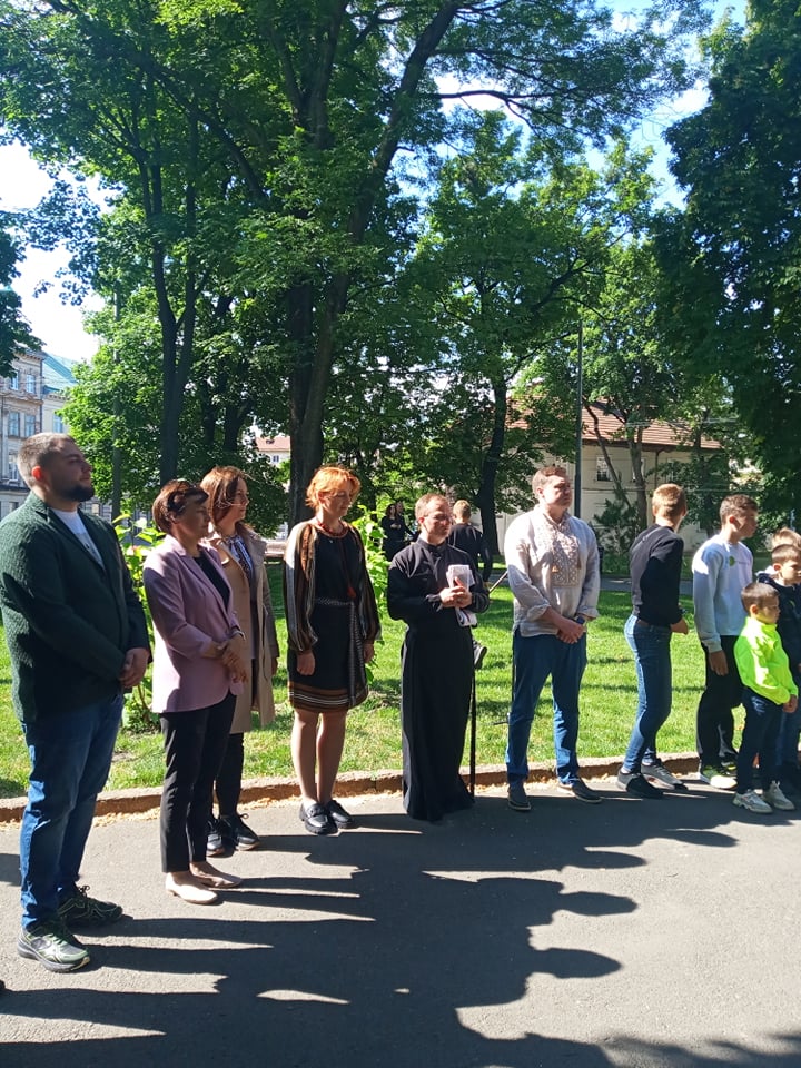 Фото 5: &laquo;Голоси дітей&raquo;: у сквері &laquo;На Валах&raquo; вшанували дітей, які загинули внаслідок збройного нападу росії на Україну