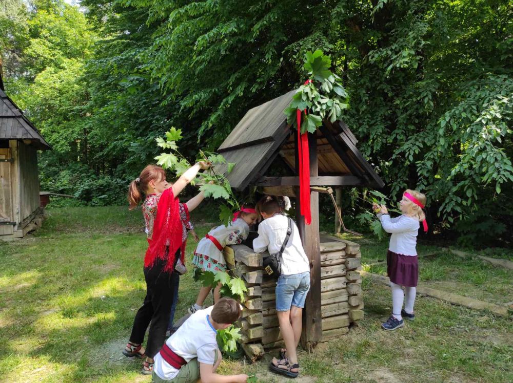 Фото 1: Шевченківський гай запрошує до себе дітей на літні канікули: реєстрація