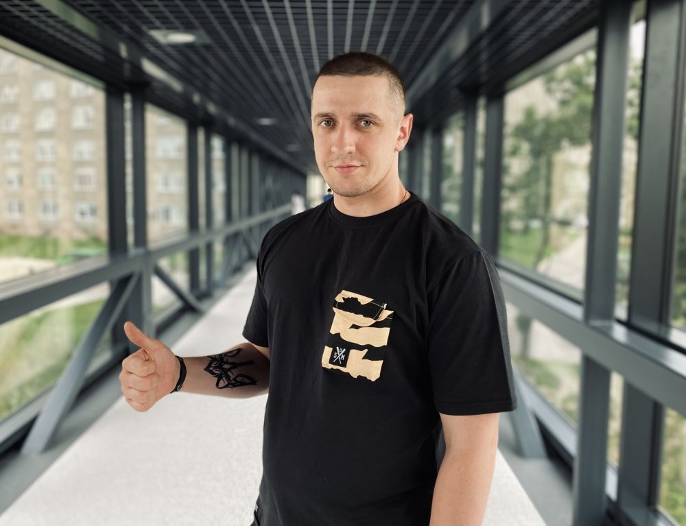 Фото 2: Захисника, який пережив окупацію Гостомеля і втратив ногу в боях за Соледар, відновлюють у центрі НЕЗЛАМНІ