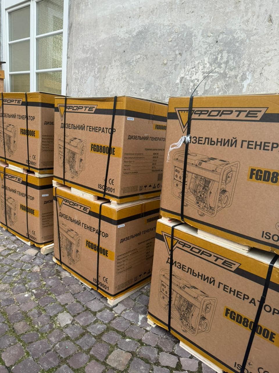 Фото 4: Львів передав військовим техніку і обладнання на суму 10 млн грн