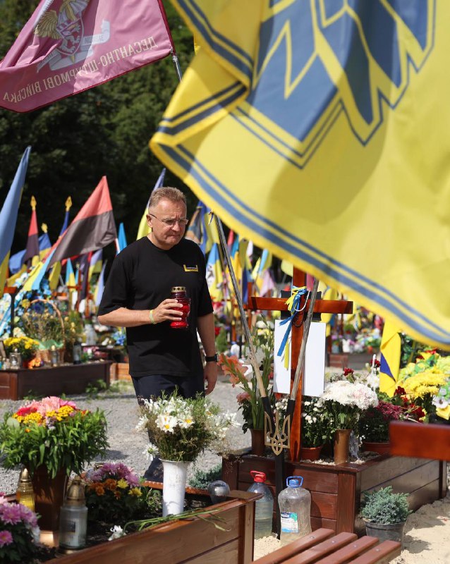 Фото 1: Львів вшановує пам&rsquo;ять загиблих в&nbsp;Оленівці