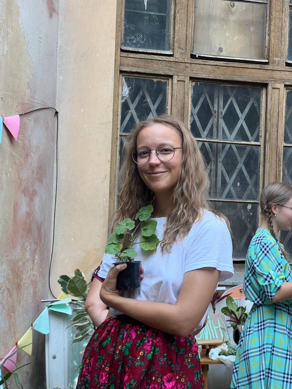 Фото 3: У львівській бібліотеці обмінювались рослинами та висадили виноград в межах Майстерні міста
