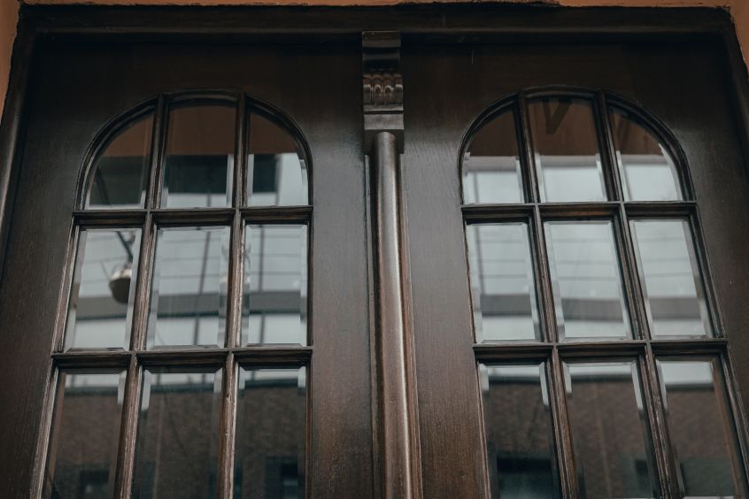 Фото 1: У Львові у будинку біля Краківського ринку відреставрували історичну браму