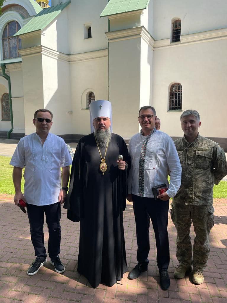 Фото 2: Керівник центру хірургії львівської лікарні Андрій Гоцуленко отримав найвищу громадську нагороду &ndash; &laquo;Орден Святого Пантелеймона&raquo;