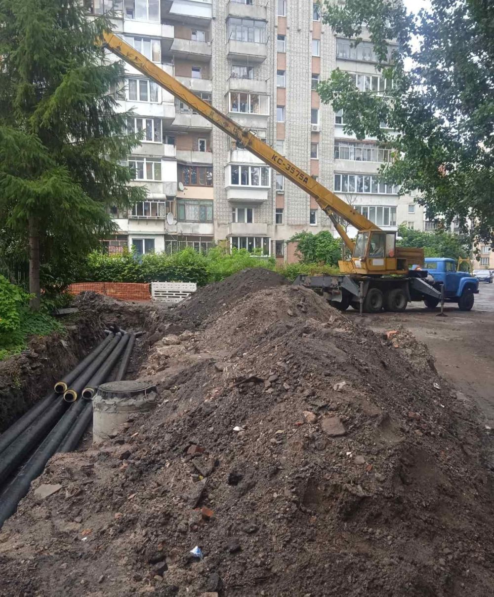 Фото 2: Більше 400 м аварійної тепломережі замінять на вулиці Лінкольна
