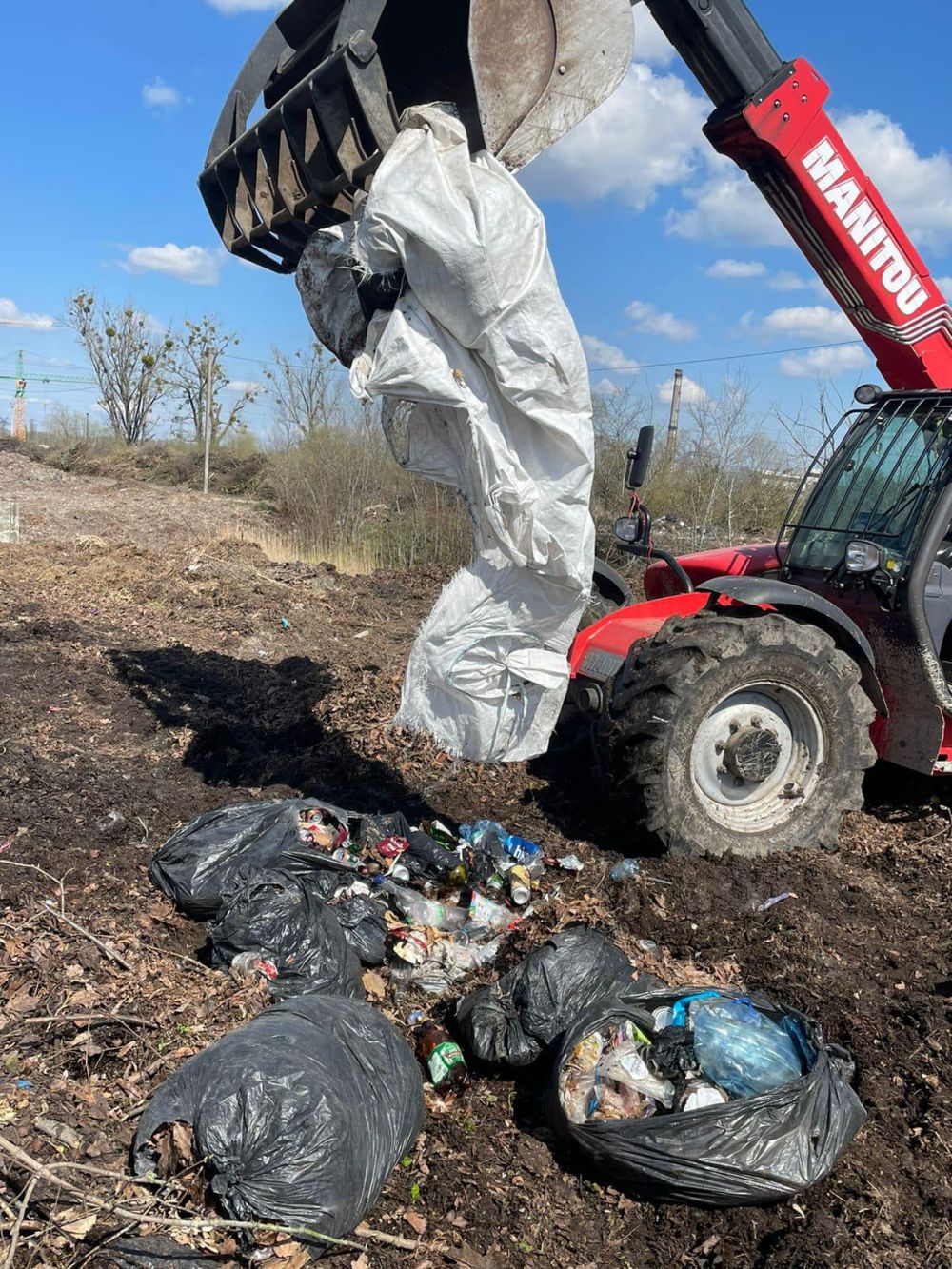 Фото 1: Не викидати пакети в контейнери для органіки: львів&rsquo;ян закликають ретельно сортувати відходи