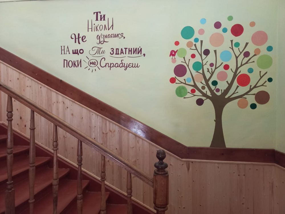 Фото 2: У Дублянах у ліцеї відремонтували стелю їдальні, а у Великих Грибовичах облаштовують шкільні вбиральні