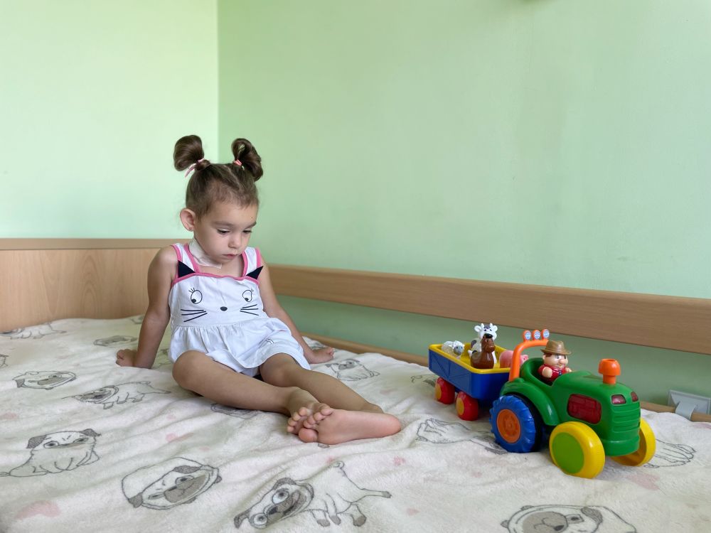 Фото 1: Львівські лікарі врятували 4-річну дівчинку з хворобою Гіршпрунга