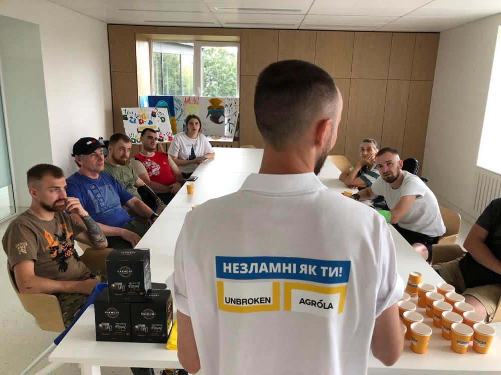 Фото 2: Для пацієнтів центру НЕЗЛАМНІ організували майстер-клас з приготування кави