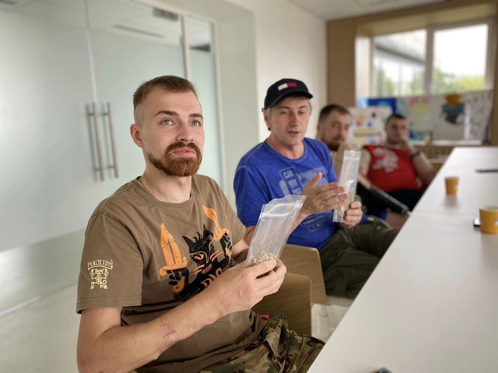 Фото 3: Для пацієнтів центру НЕЗЛАМНІ організували майстер-клас з приготування кави