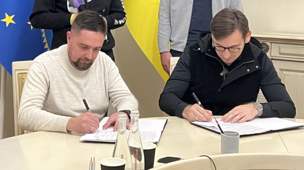 Фото 1: У мерії підписали інвестиційний договір про створення Дослідного центру для студентів інженерних спеціальностей