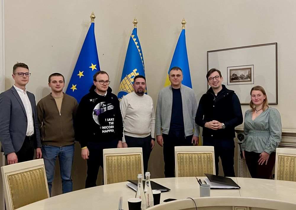 Фото 2: У мерії підписали інвестиційний договір про створення Дослідного центру для студентів інженерних спеціальностей