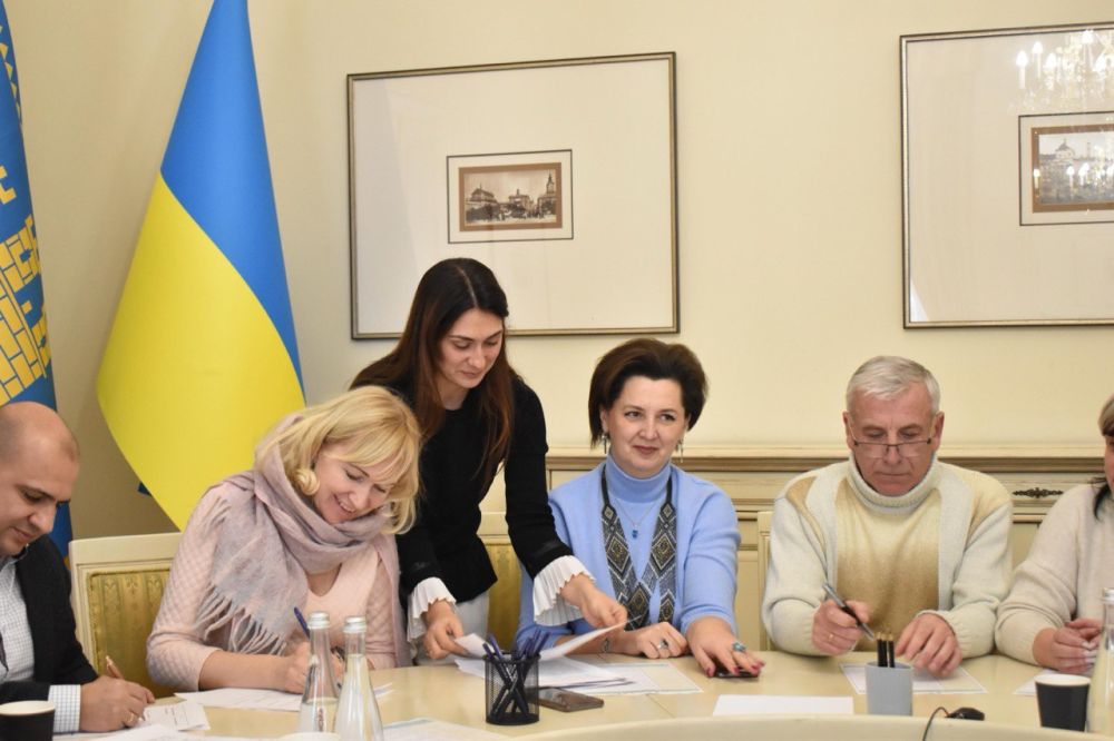 Фото 1: Мерія Львова, Львівський меблевий кластер та училища співпрацюватимуть задля популяризації меблевих спеціальностей