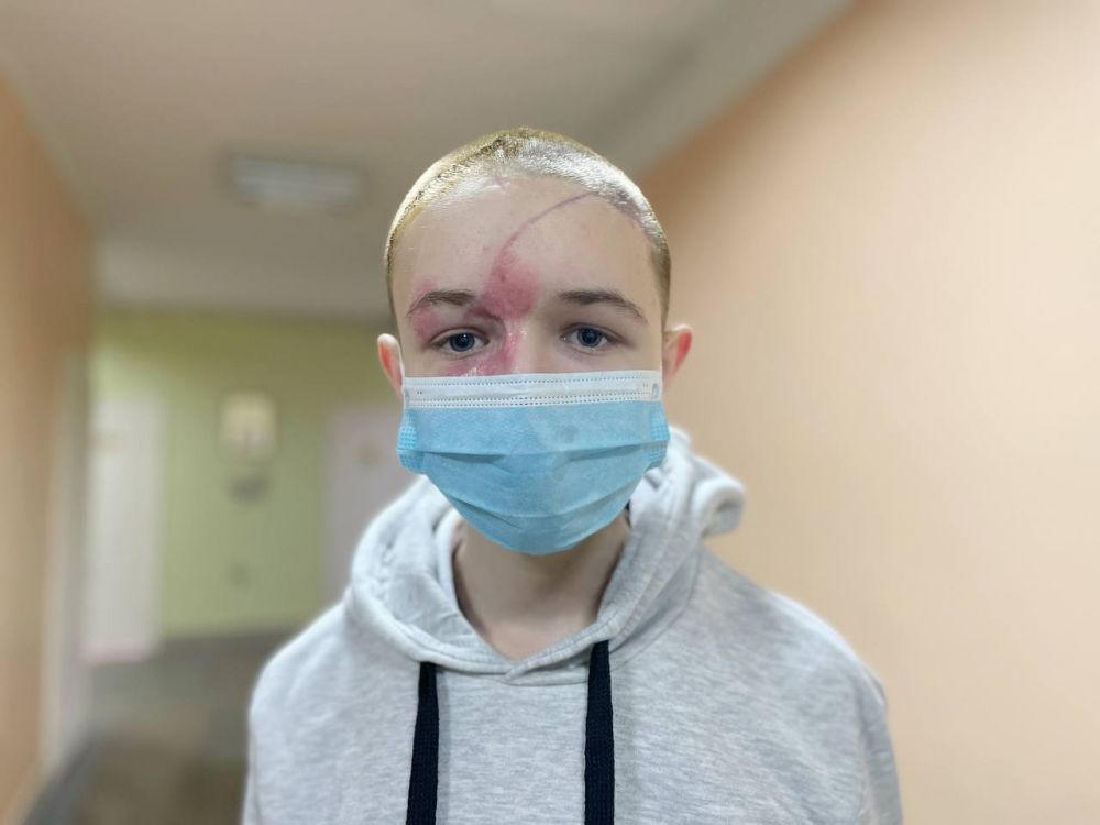 Фото 1: Спеціальні ін&rsquo;єкції допомагають львівським лікарям лікувати 13-річного хлопця з Харківщини