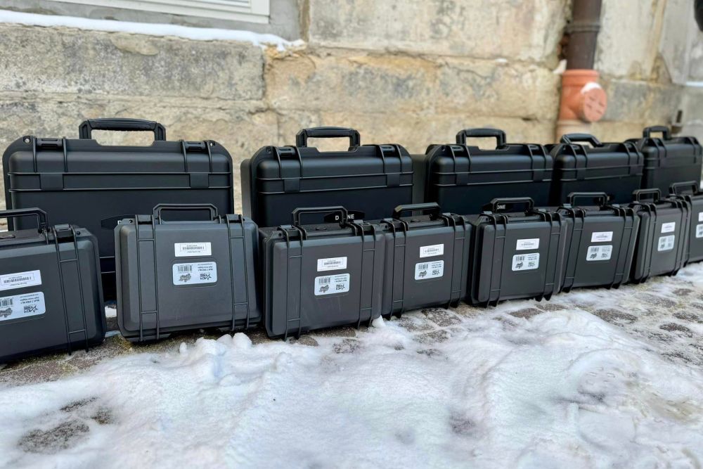 Фото 1: Для військових у Львові закупили авто, дрони та прилади нічного бачення