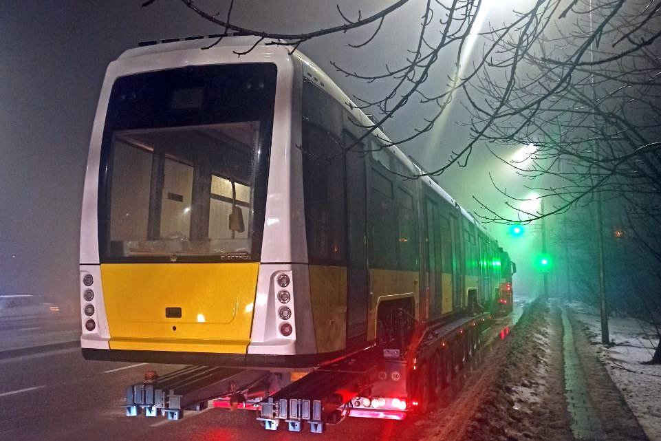 Фото 1: Львів отримав дев&rsquo;ятий п&rsquo;ятисекційний трамвай &laquo;Електрон&raquo;