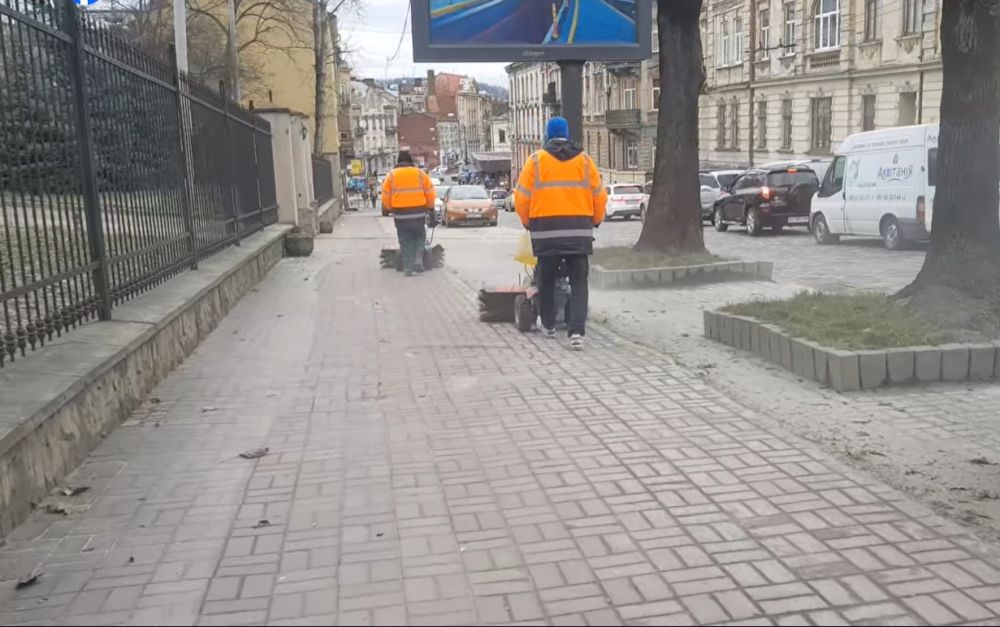 Скрін з відео Отара Довженка