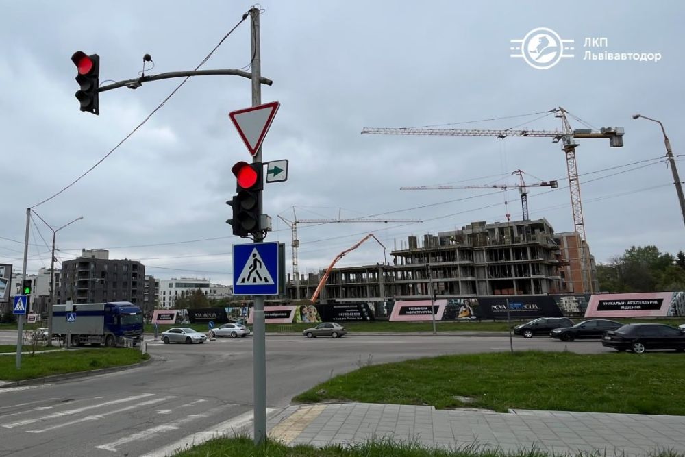 Фото 1: У Львові облаштували перше &laquo;смарт-перехрестя&raquo;
