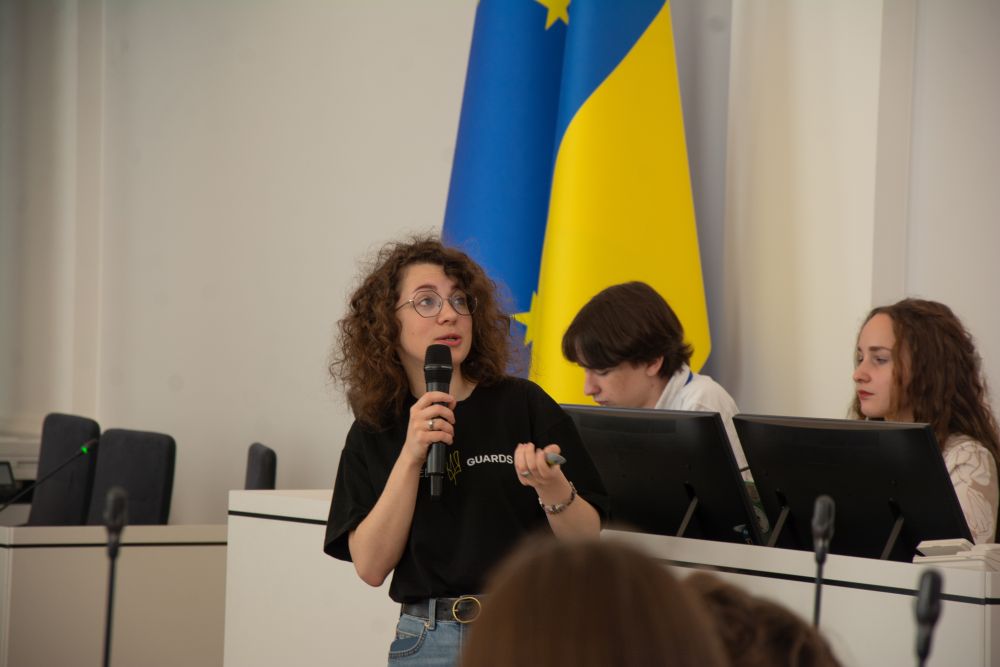 Фото 1: Як працює Європарламент: у стінах мерії разом зі студентами відтворювали роботу законодавчого органу ЄС