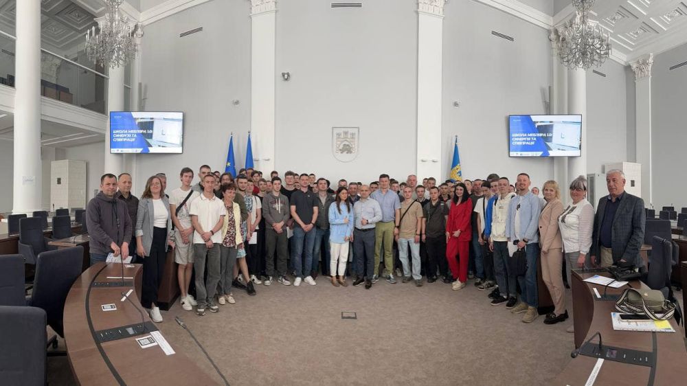 Фото 3: Понад 120 учнів та майстрів закладів профтехосвіти пройшли навчання у школі мебляра