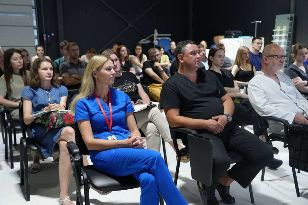 Фото 2: У Львові на симуляторі віртуальної реальності медики вчилися лікувати гострі інсульти