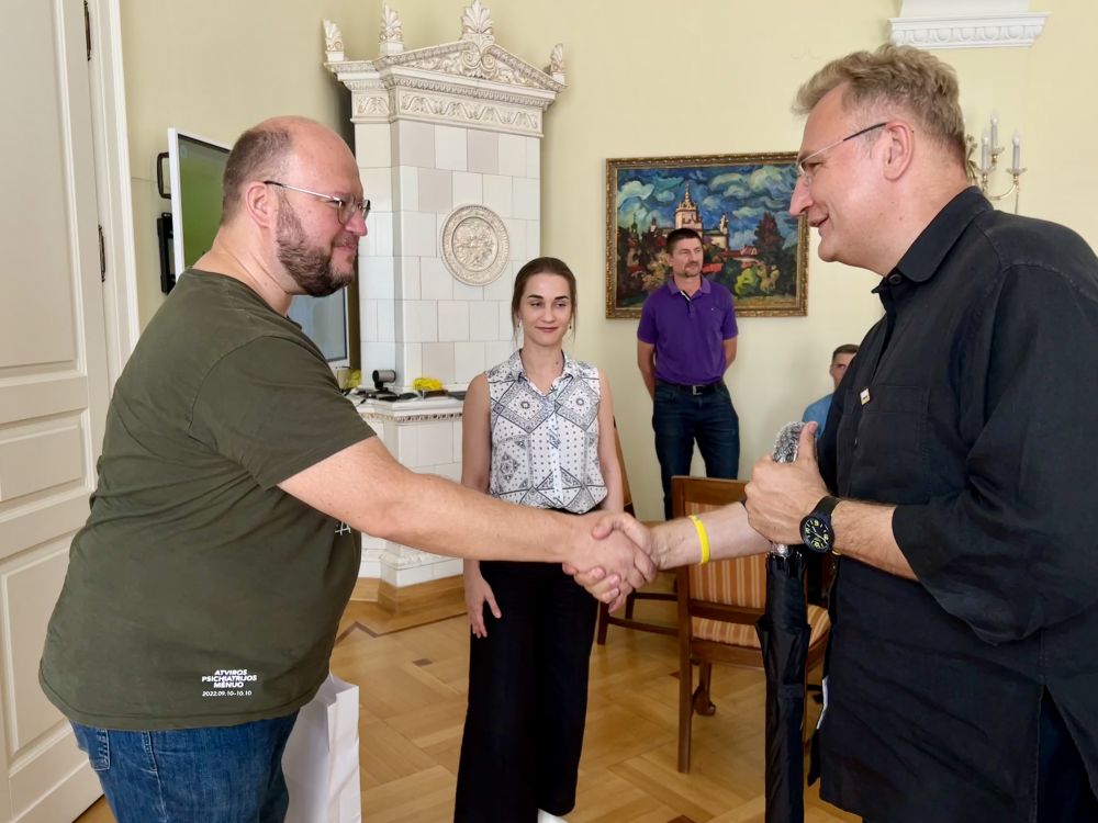 Фото 1: Медичні заклади України вивчають досвід роботи центру НЕЗЛАМНІ