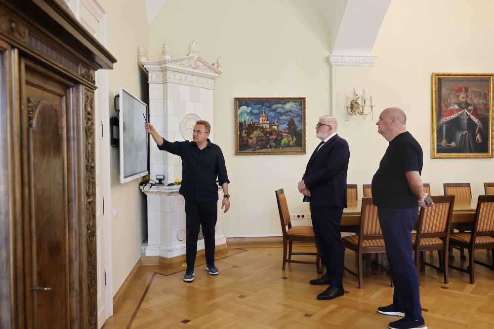 Фото 1: Міський голова Львова зустрівся з новопризначеним Послом Словацької Республіки в Україні