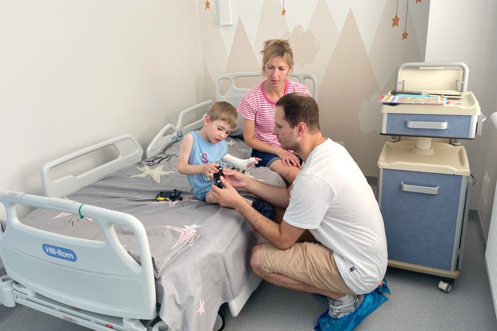 Фото 3: Львівські лікарі закрили опікові рани 5-річному хлопчику спеціальним революційним покриттям