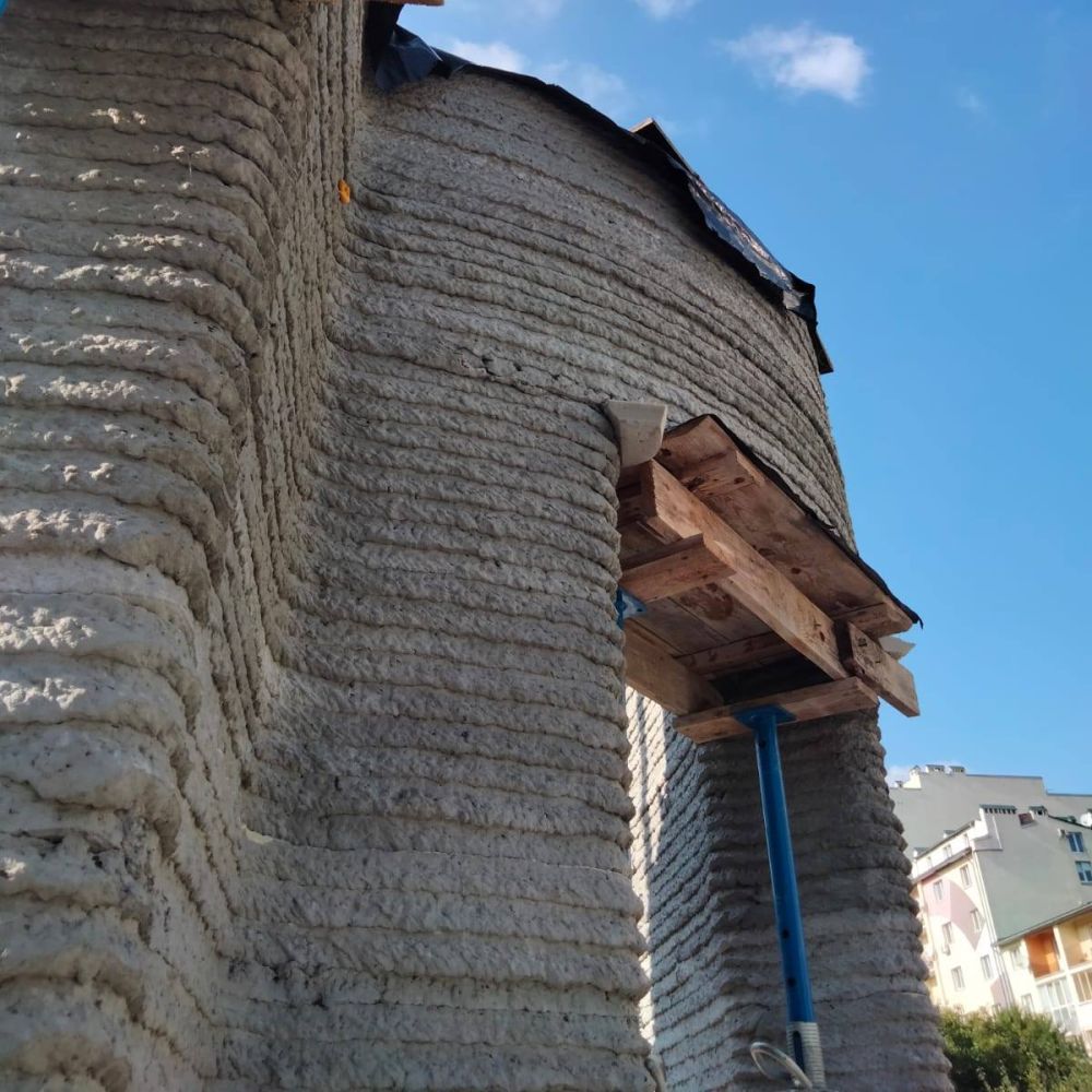 Фото 1: Будівельні роботи зі зведення 3D-школи на Варшавській відновлять (відео)