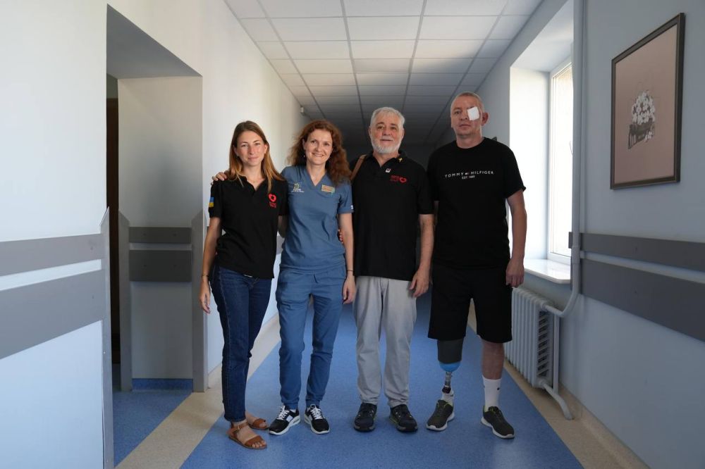 Фото 3: Уже 9 пацієнтів безкоштовно прооперував та ще 60 &ndash; проконсультував ізраїльський хірург-офтальмолог у Львові