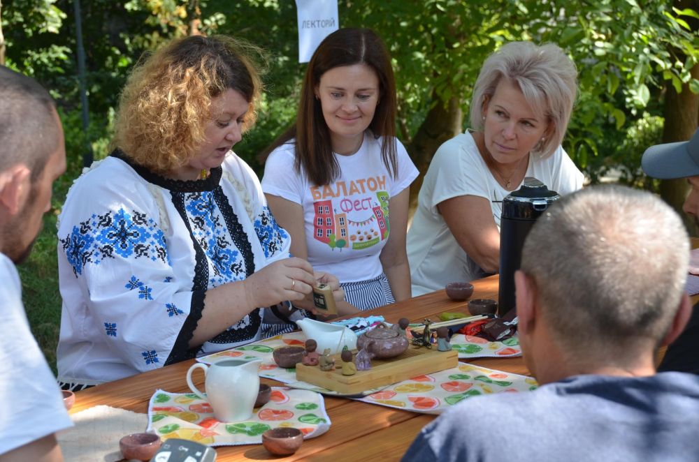 Фото 2: Чайна церемонія з Незламними: у Замарстинівському парку відбувся &laquo;Балатон-фест 2024&raquo;