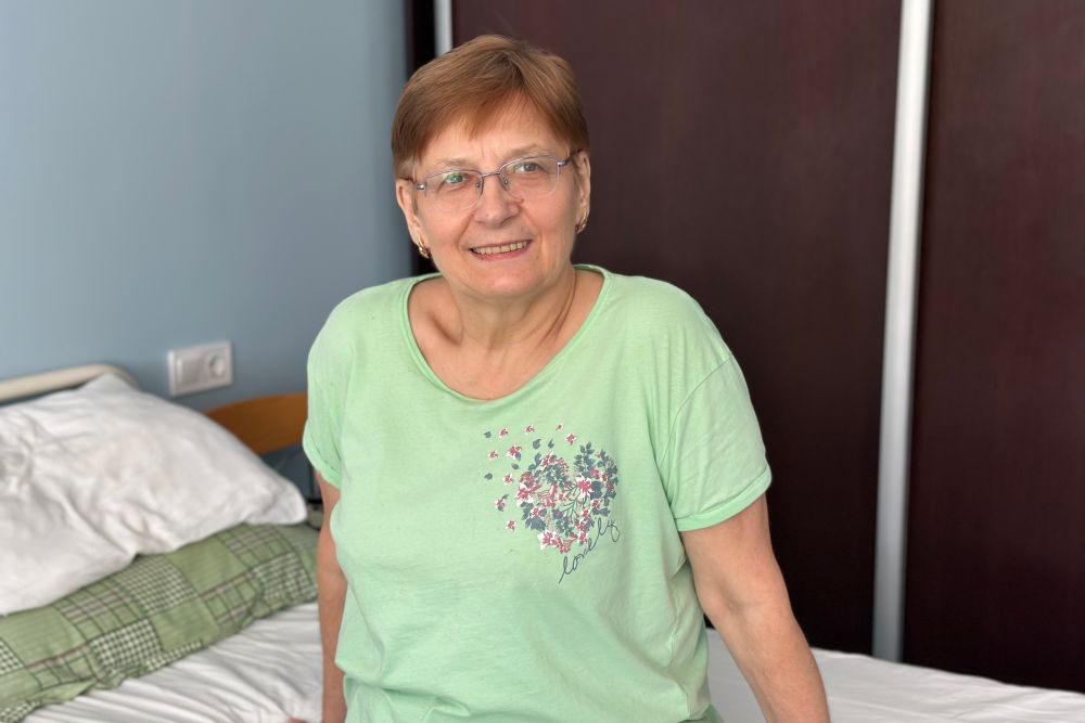 Фото 2: У лікарні Святого Пантелеймона виправили вроджену ваду 62-річній жінці: вона знову може ходити