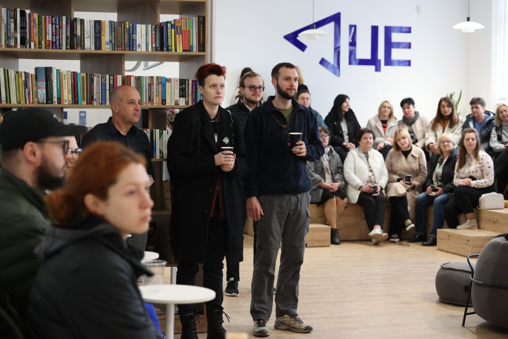 Фото 1: Бізнес-англійська, вебдизайн та арттерапія: Центри Едукації запрошують на безкоштовні освітні курси для всіх охочих