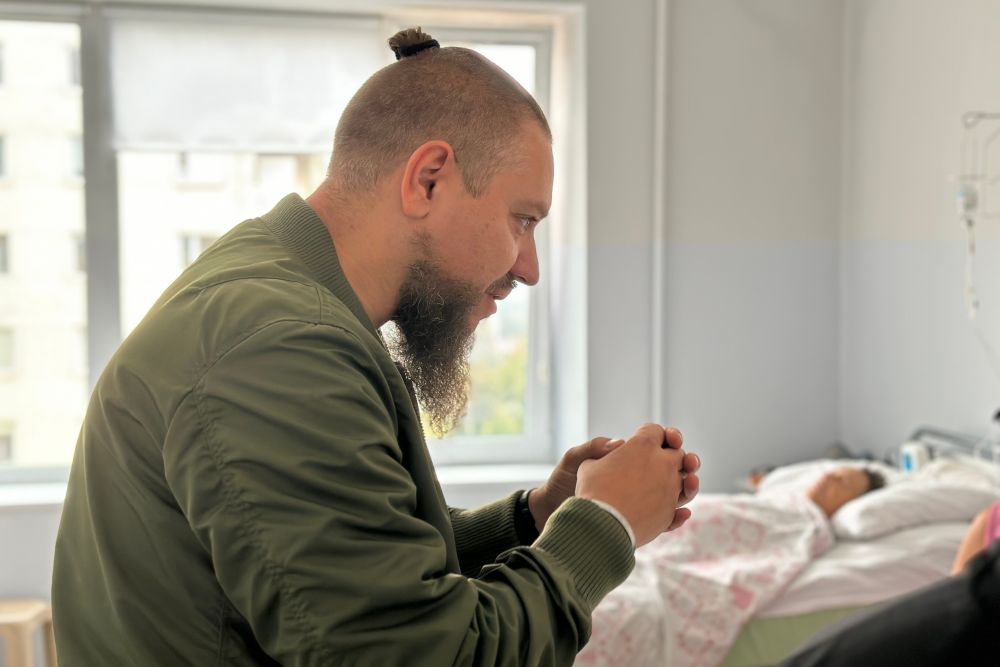Фото 1: Львів&rsquo;ян, які постраждали внаслідок обстрілу міста, відвідали ветерани