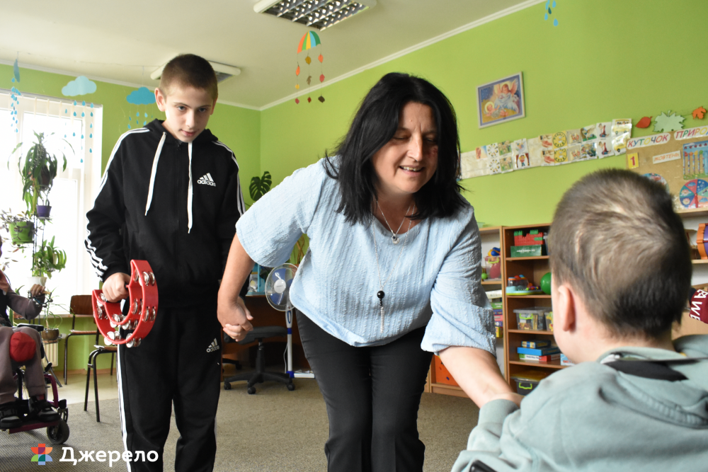 Фото 1: Робота, що стала покликанням: як фахівці «Джерела» допомагають дітям та молоді з інвалідністю