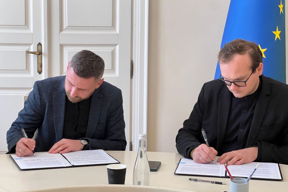 Фото 4: Ще 4 компанії допоможуть відбудувати у Львові зруйновані росією будинки (відео)