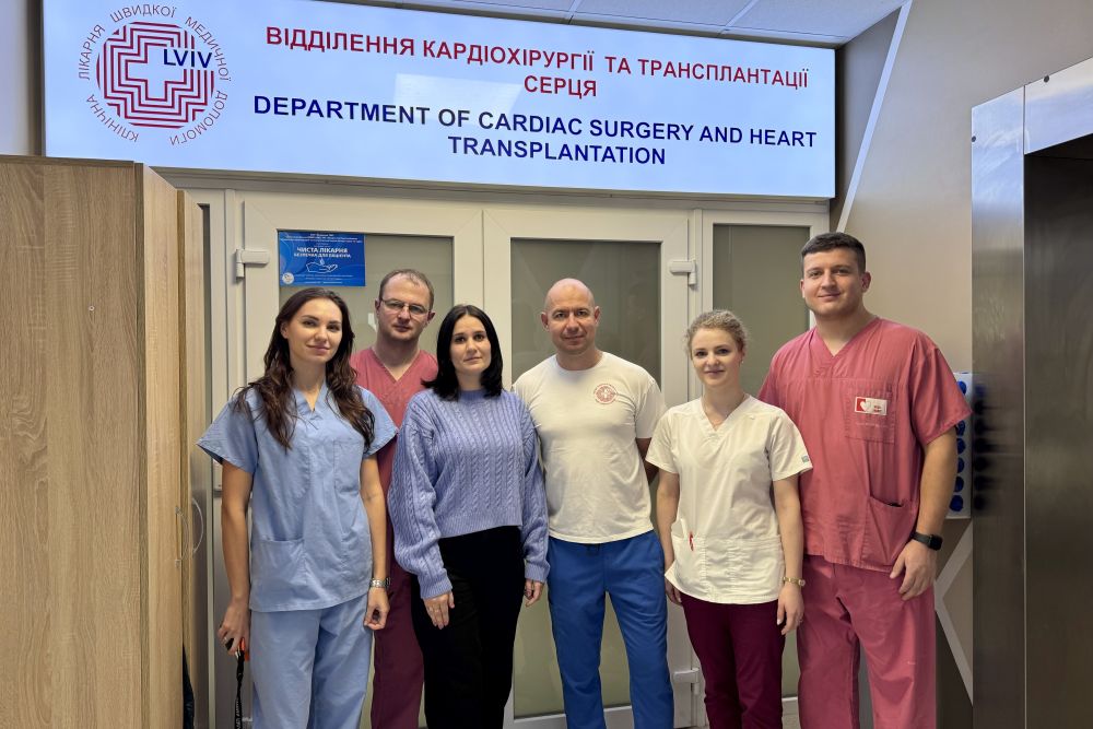 Фото 2: Врятували маму і дитя: львівські медики прооперували жінку з пухлиною в серці