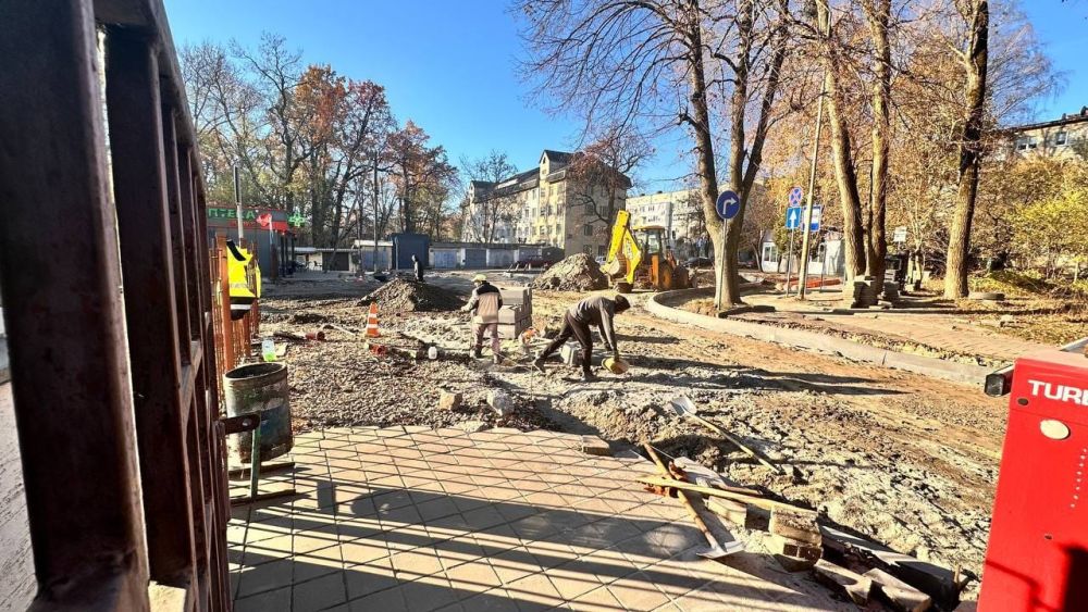 Фото 2: Триває капітальний ремонт біля онколікарні: тут відремонтують дорогу, тротуар і впорядкують транспортний рух