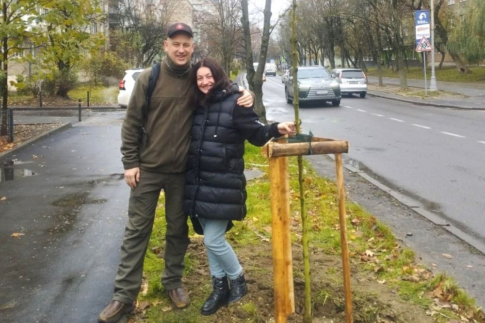 Фото 1: 10 дерев уже висадили у Франківському районі в межах акції &laquo;Подаруй місту дерево&raquo;