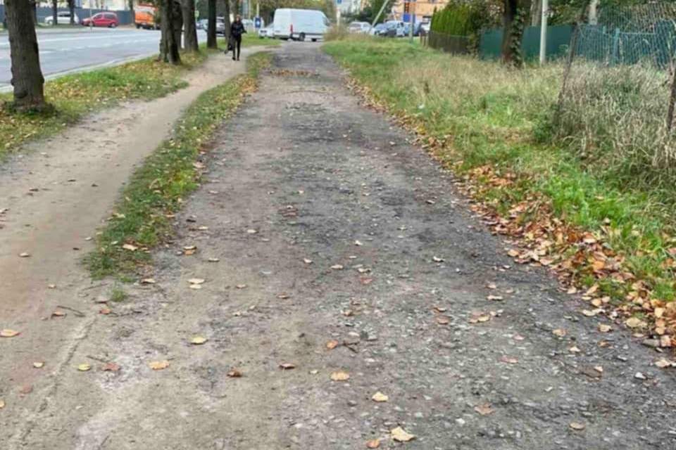 Фото 1: Аварійний тротуар на початку вул. Володимира Великого відремонтують у співфінансуванні з підприємцями