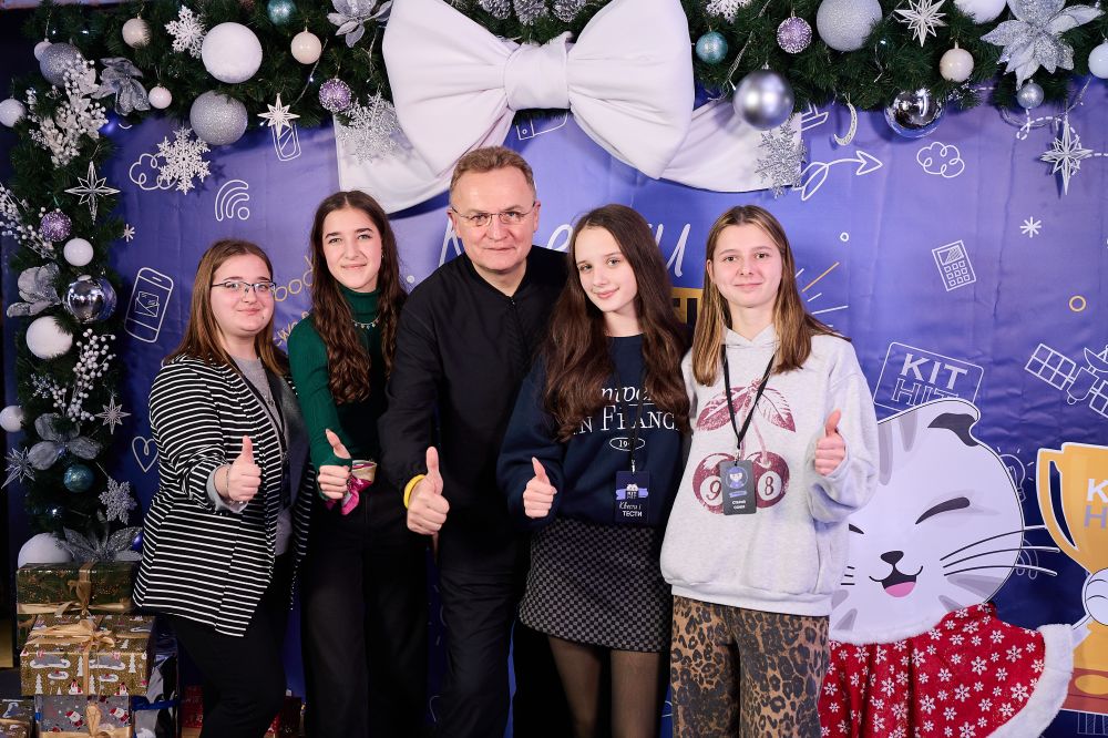 Фото 2: Коли за знання отримуєш гроші: всеукраїнська олімпіада &laquo;Квести і Тести&raquo; вже вчетверте відбулась у Львові (оновлено)