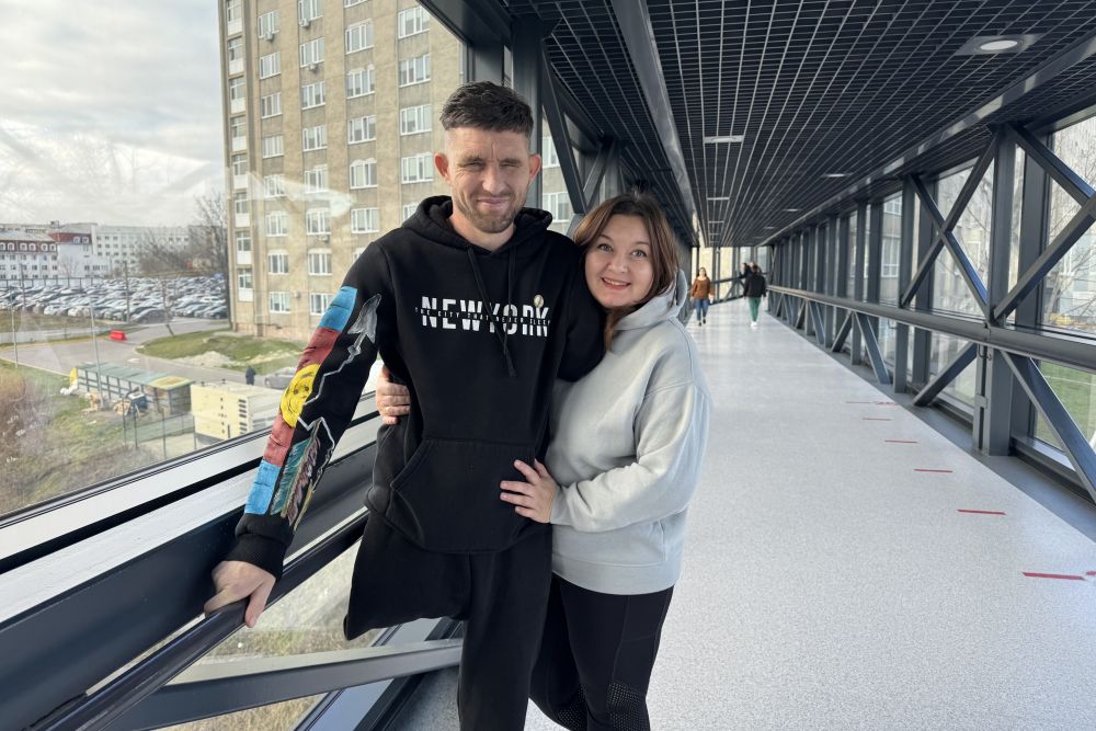 Фото 2: Мріє про Паралімпійські ігри: в центрі UNBROKEN відновлюється захисник, який втратив на війні руку, ногу і частково зір