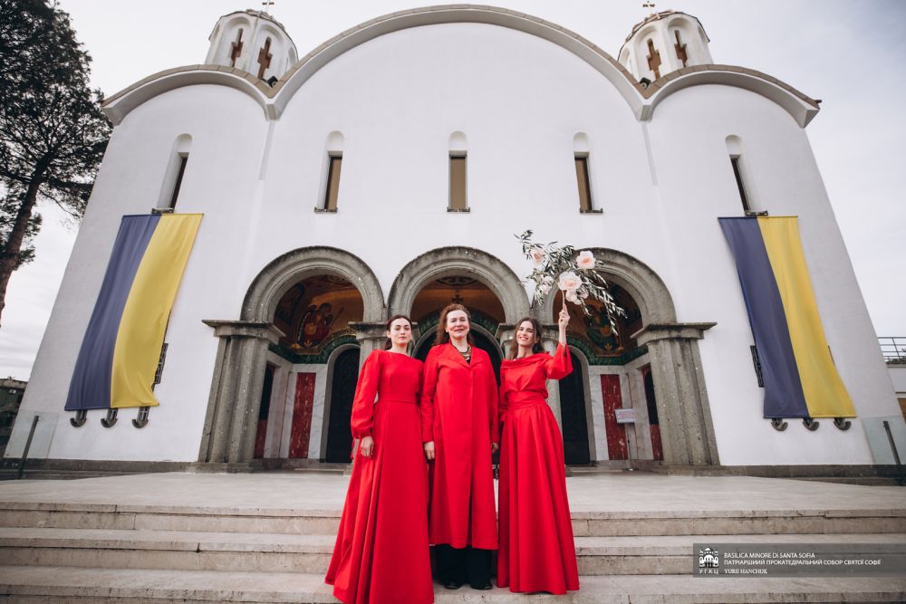 Фото 1: Театр &laquo;Слово і голос&raquo; виступив із духовними напівами та українськими колядами у Римі