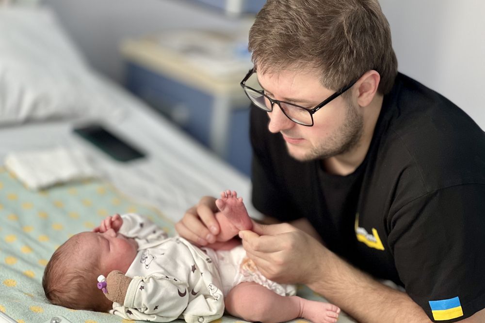 Фото 2: Львівські лікарі врятували від паралічу немовля, яке народилося з пухлиною мозку