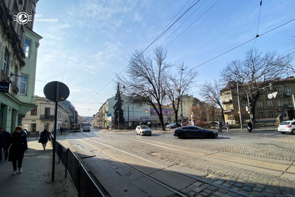 Фото 1: Через заміну обладнання, 4-6 березня на двох перехрестях у центрі міста ситуативно вимикатимуть світлофори